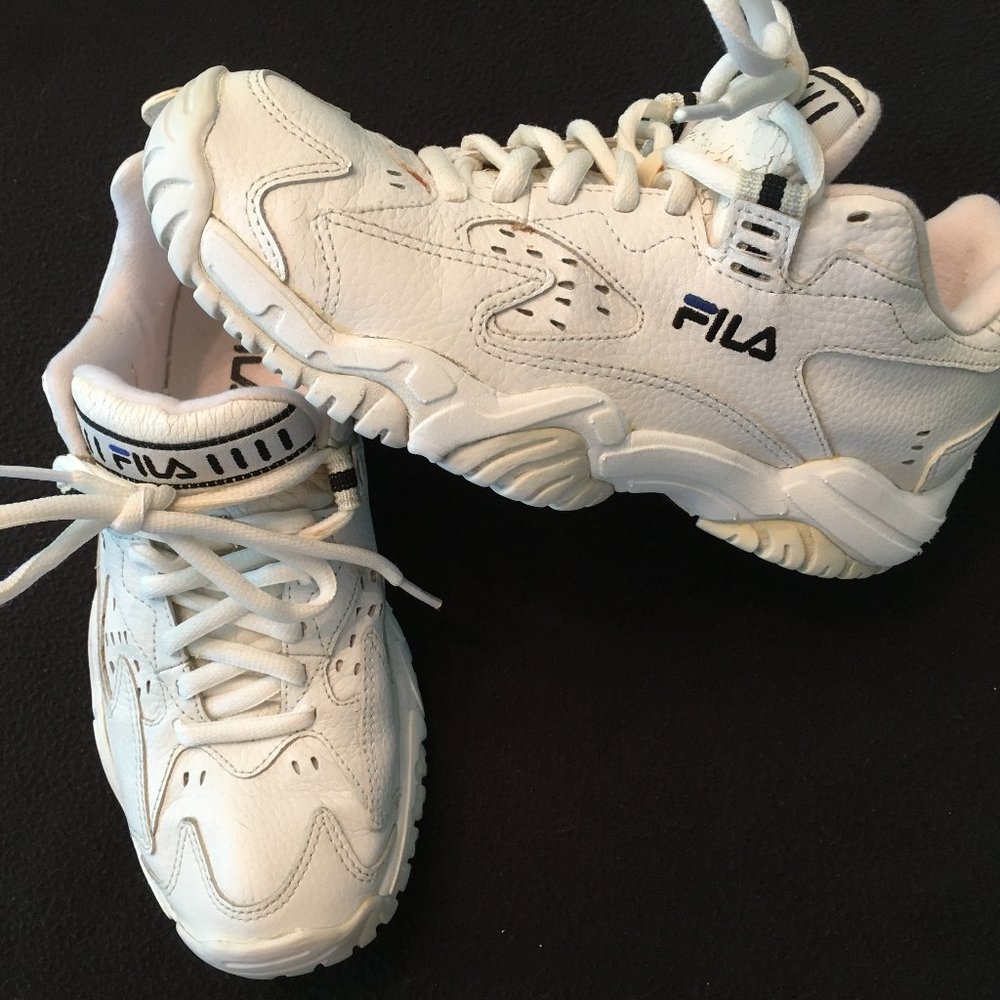 FILA .. white mens 8